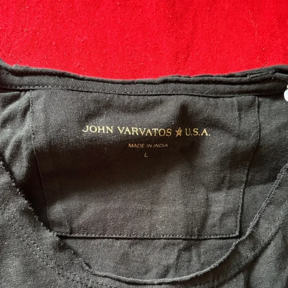 John Varvatos Grunge Y2K Goth Tee with Red Skull - Picture 3 of 4